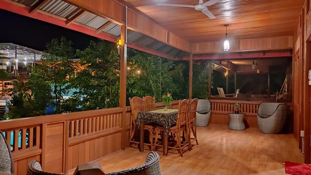 Bunaken Villa Queen'S Dive Manado Eksteriør bilde