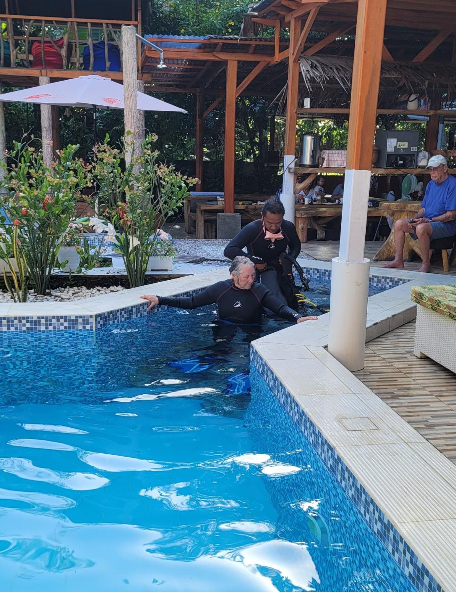 Bunaken Villa Queen'S Dive Manado Eksteriør bilde